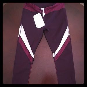 NEW WITH TAGS Fabletics Mesh Brogan Legging Size S